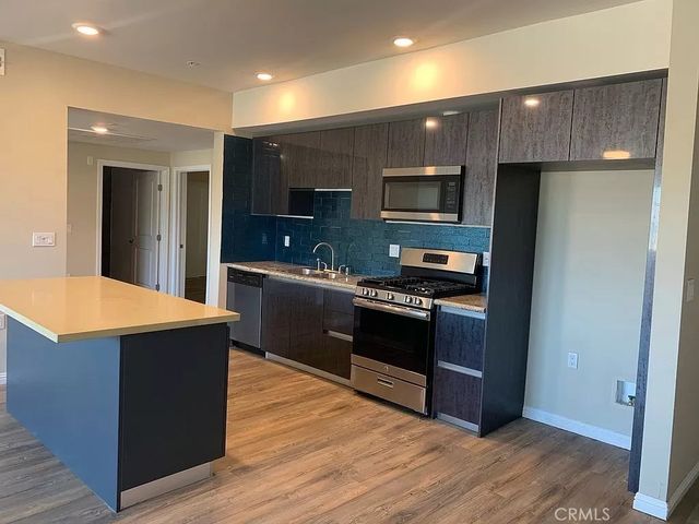 11442 Victory Boulevard 303, North Hollywood, CA 91606