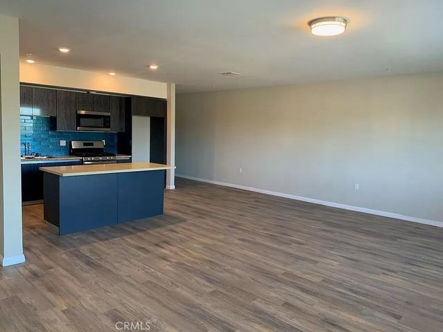 11442 Victory Boulevard 303, North Hollywood, CA 91606