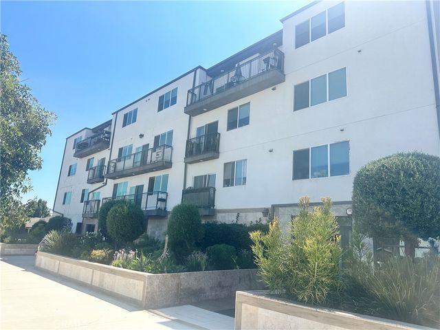 11442 Victory Boulevard 303, North Hollywood, CA 91606