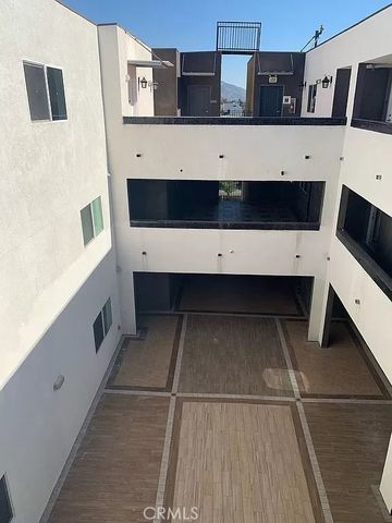 11442 Victory Boulevard 303, North Hollywood, CA 91606