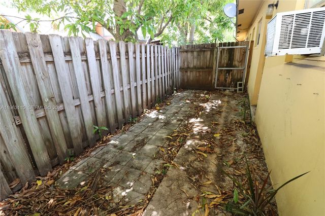 1341 NE 5th Ter 1, Fort Lauderdale, FL 33304