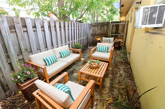 1341 NE 5th Ter 1, Fort Lauderdale, FL 33304