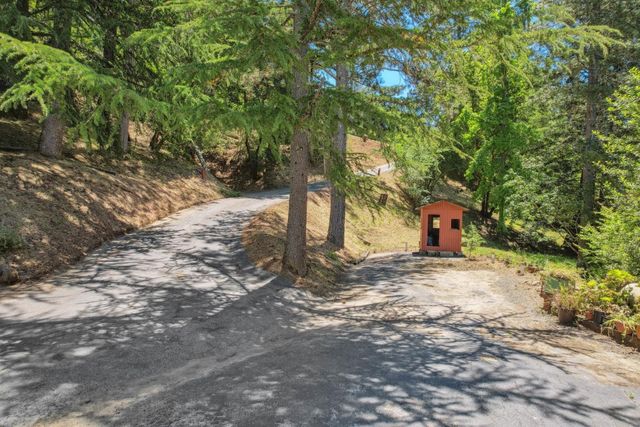 24895 Skyland Road, Los Gatos, CA 95033
