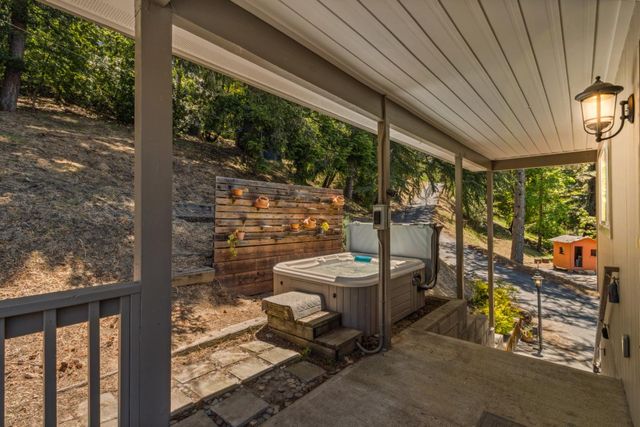 24895 Skyland Road, Los Gatos, CA 95033