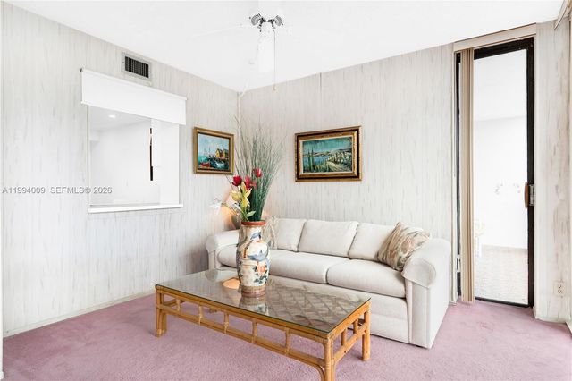 1000 Parkview Dr 822, Hallandale Beach, FL 33009