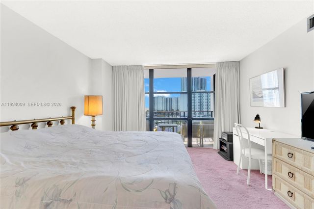 1000 Parkview Dr 822, Hallandale Beach, FL 33009