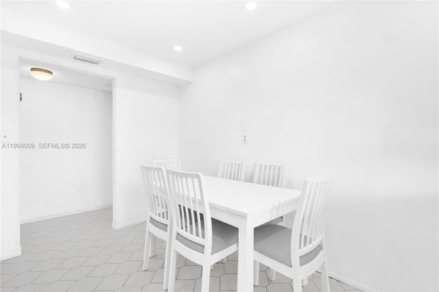 1000 Parkview Dr 822, Hallandale Beach, FL 33009