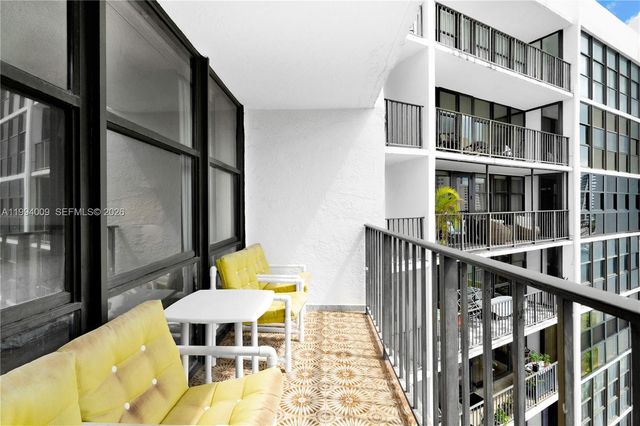 1000 Parkview Dr 822, Hallandale Beach, FL 33009