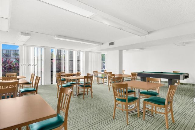 1000 Parkview Dr 822, Hallandale Beach, FL 33009