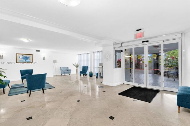 1000 Parkview Dr 822, Hallandale Beach, FL 33009