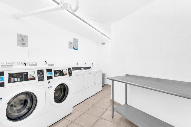 1000 Parkview Dr 822, Hallandale Beach, FL 33009