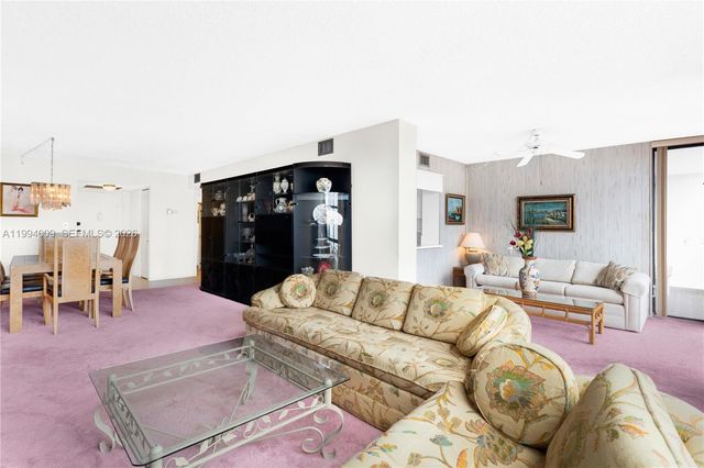 1000 Parkview Dr 822, Hallandale Beach, FL 33009