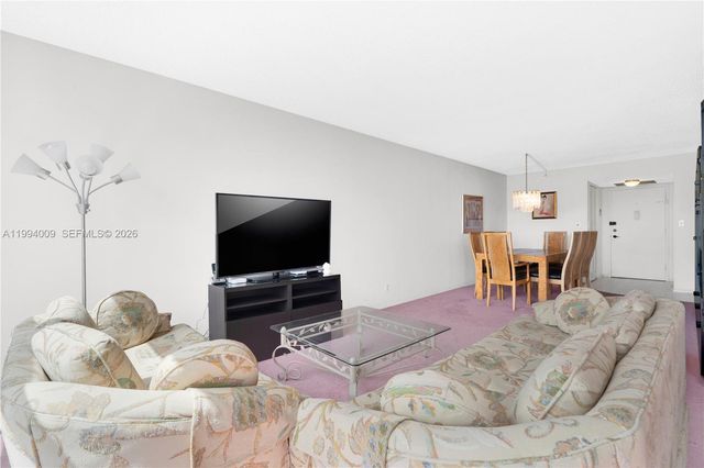 1000 Parkview Dr 822, Hallandale Beach, FL 33009