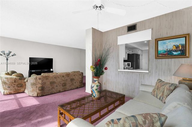 1000 Parkview Dr 822, Hallandale Beach, FL 33009