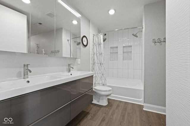 5719 Apple Branch Court, Indianapolis, IN 46237
