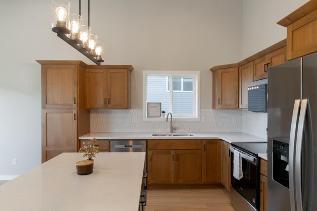 6208 86th Avenue S, Horace, ND 58047