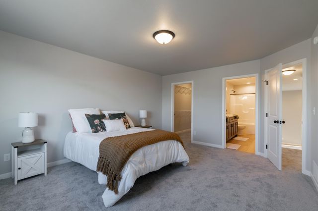 6208 86th Avenue S, Horace, ND 58047