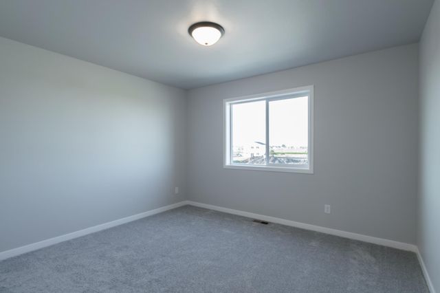 6208 86th Avenue S, Horace, ND 58047