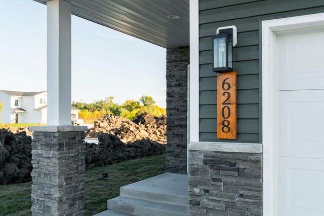 6208 86th Avenue S, Horace, ND 58047