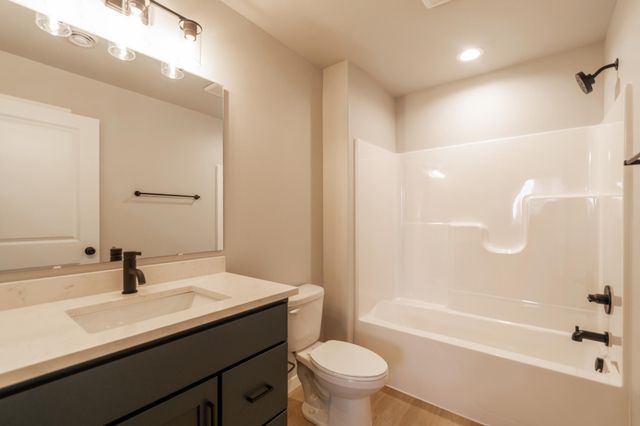 6208 86th Avenue S, Horace, ND 58047