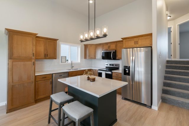 6208 86th Avenue S, Horace, ND 58047