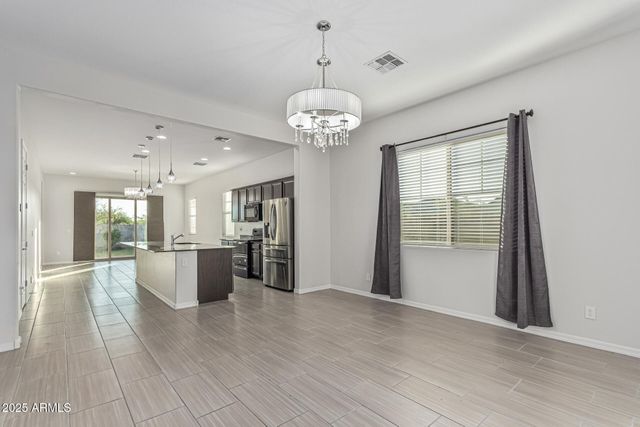 10877 W MARSHALL Avenue, Phoenix, AZ 85037