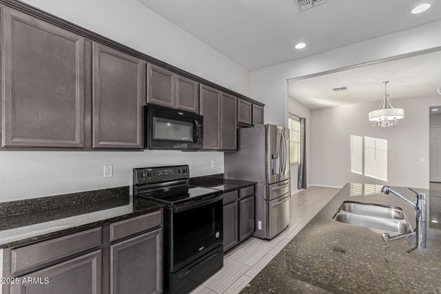 10877 W MARSHALL Avenue, Phoenix, AZ 85037