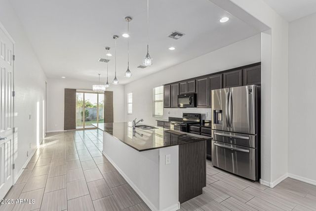 10877 W MARSHALL Avenue, Phoenix, AZ 85037