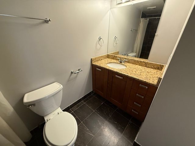 6954 N Greenview Avenue 209, Chicago, IL 60626