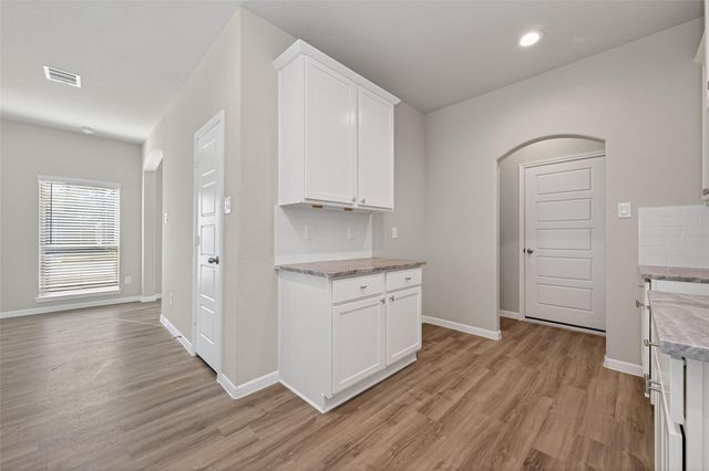518 Emerald Thicket Lane, Houston, TX 77336