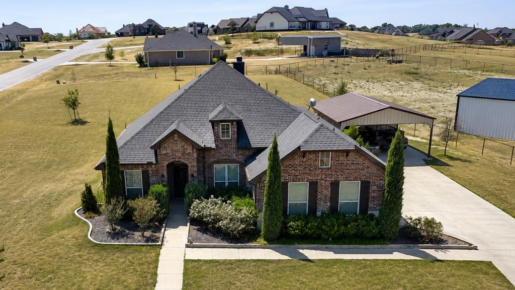 1021 Flagstone Drive, Weatherford, TX 76085 — exterior