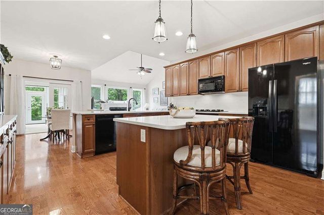 4311 Summit Oaks Lane NE, Roswell, GA 30075