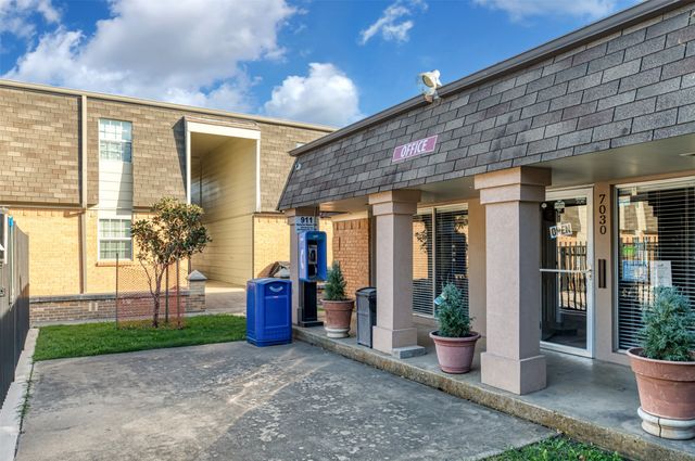 7048 Glenview Drive 44, North Richland Hills, TX 76180