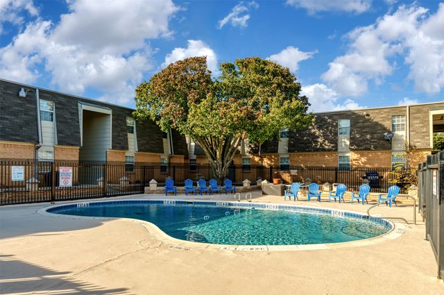 7048 Glenview Drive 44, North Richland Hills, TX 76180