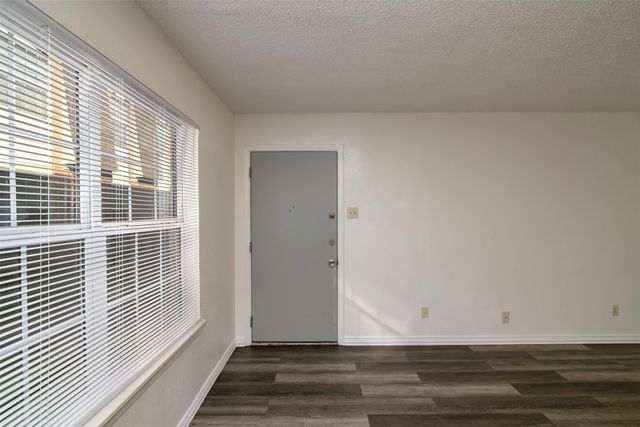 7048 Glenview Drive 44, North Richland Hills, TX 76180