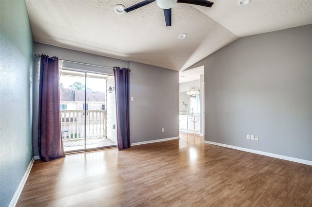 800 Country Place Drive 306, Houston, TX 77079