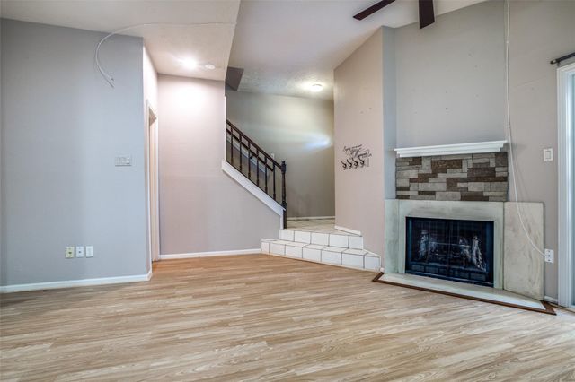 800 Country Place Drive 306, Houston, TX 77079