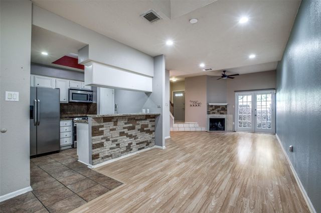 800 Country Place Drive 306, Houston, TX 77079