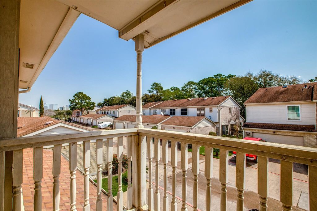 800 Country Place Drive 306, Houston, TX 77079