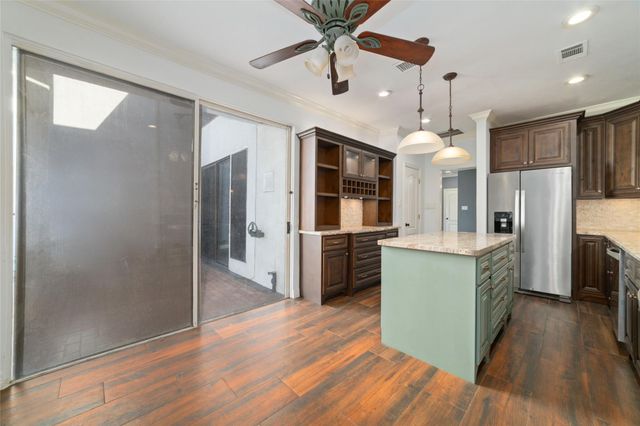 7655 S Braeswood Boulevard 2, Houston, TX 77071