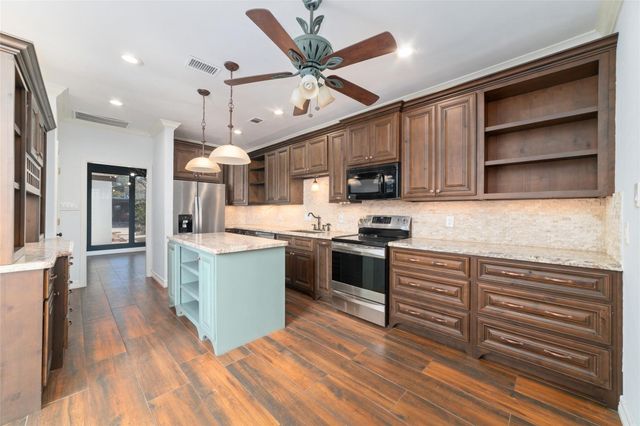 7655 S Braeswood Boulevard 2, Houston, TX 77071