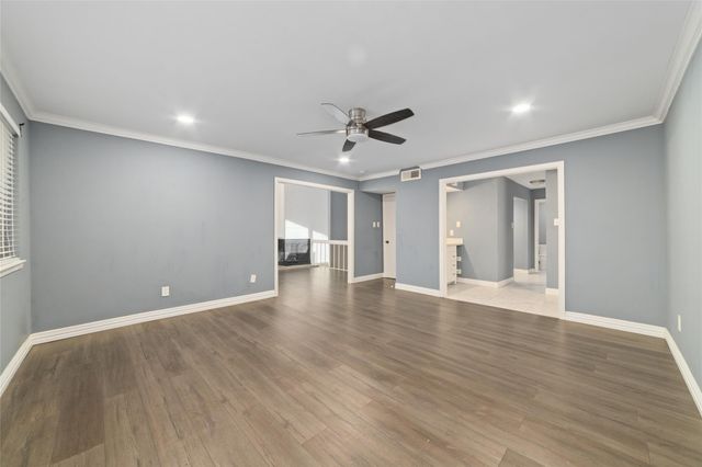 7655 S Braeswood Boulevard 2, Houston, TX 77071