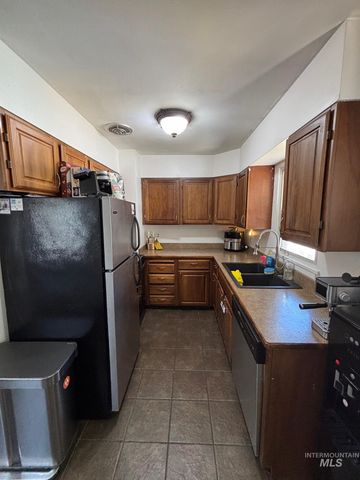 1605 18th Avenue, Lewiston, ID 83501