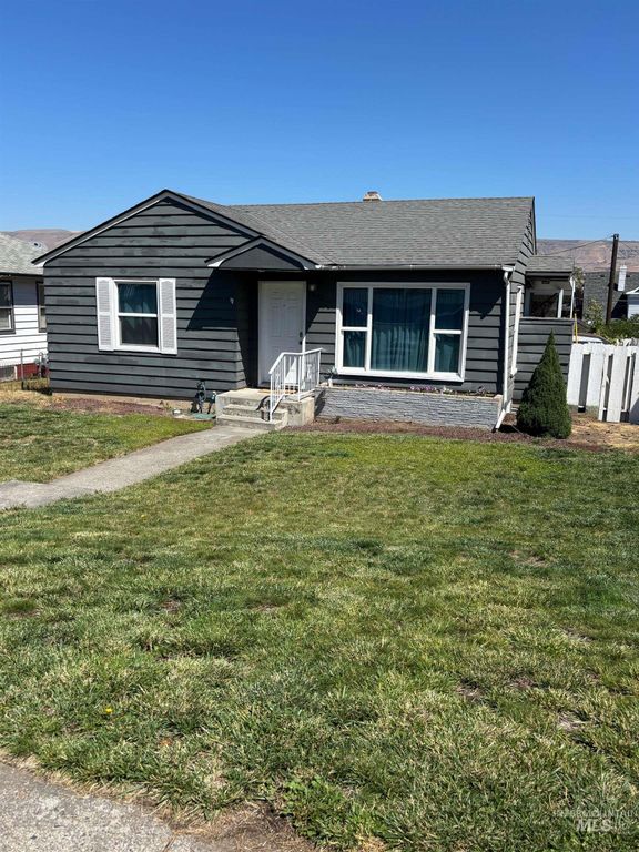 1605 18th Avenue, Lewiston, ID 83501