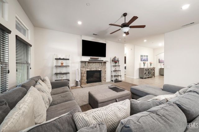 9318 Rancho Viejo Drive, Bakersfield, CA 93314