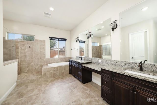 9318 Rancho Viejo Drive, Bakersfield, CA 93314