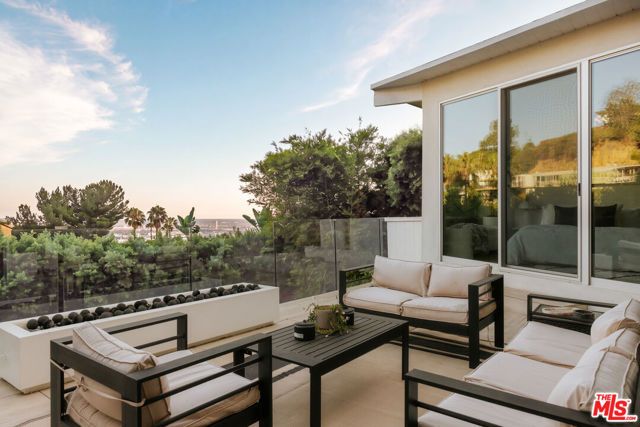 8618 Franklin Avenue, Los Angeles, CA 90069