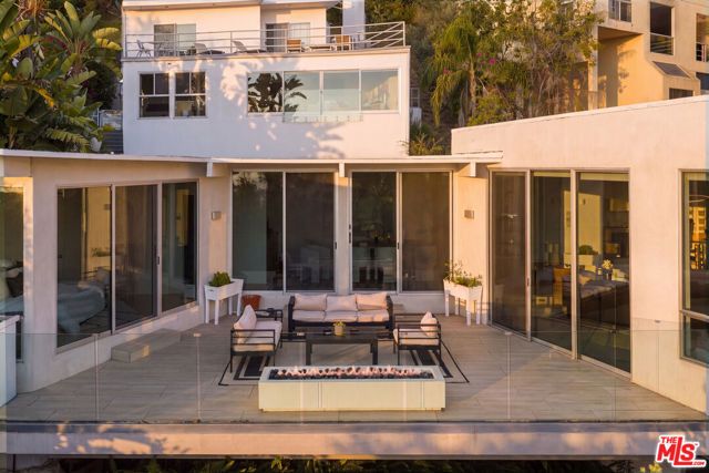 8618 Franklin Avenue, Los Angeles, CA 90069
