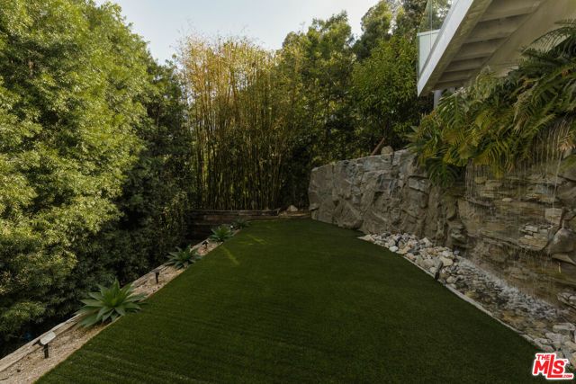8618 Franklin Avenue, Los Angeles, CA 90069