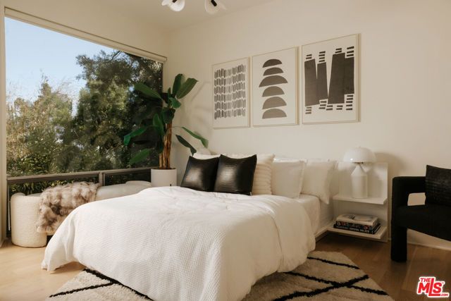 8618 Franklin Avenue, Los Angeles, CA 90069